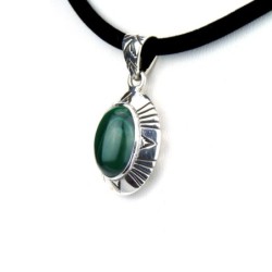 Petit pendentif ovale en malachite